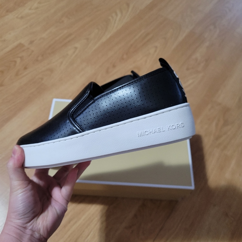 Teddi Slip On - Picture 2 of 6